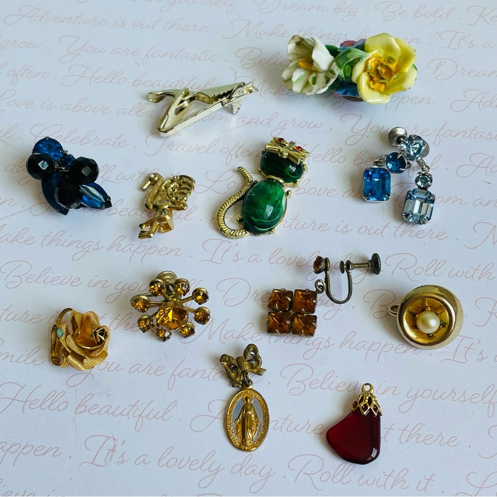Vintage SINGLE Women’s Fashion Earrings Brooches Charms Craft Wear